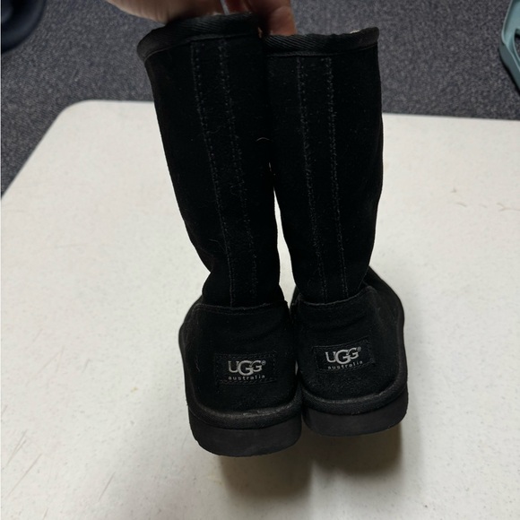 Black UGGS boots - Picture 5 of 8